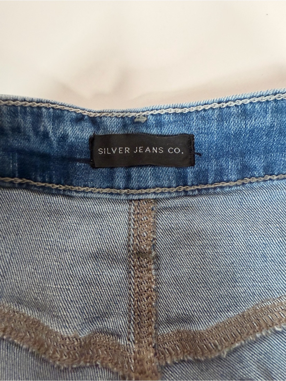 SILVER JEANS Boyfriend Mid-rise Shorts NWT - Picture 6 of 9